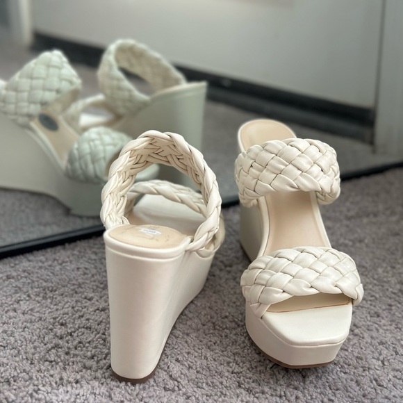 NESSIE WEDGE SANDALS - Picture 7 of 11